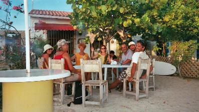 Au bar de La Baleine à Grand Roque - Los Roques