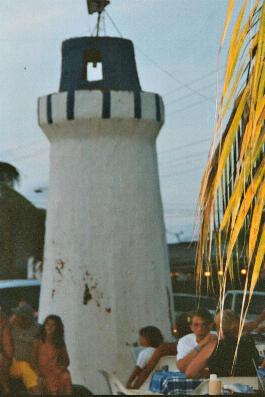 Apero au pied d'un phare